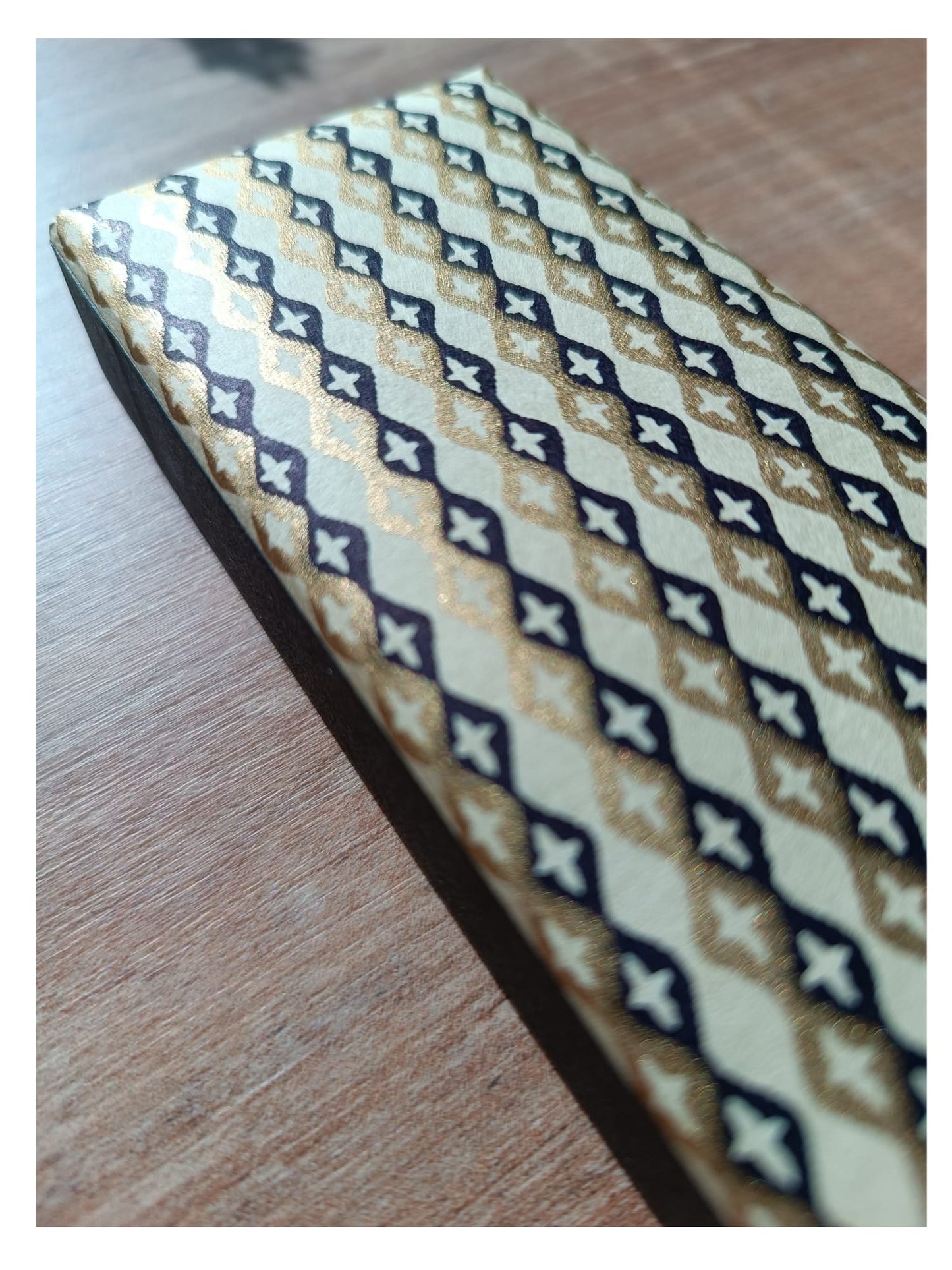 Yuzen Washi pencase black cross