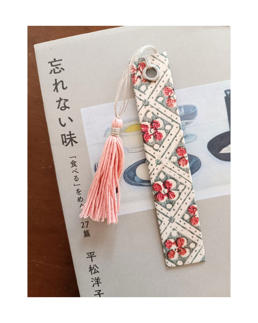 HANDMADE BOOKMARAK tile flower