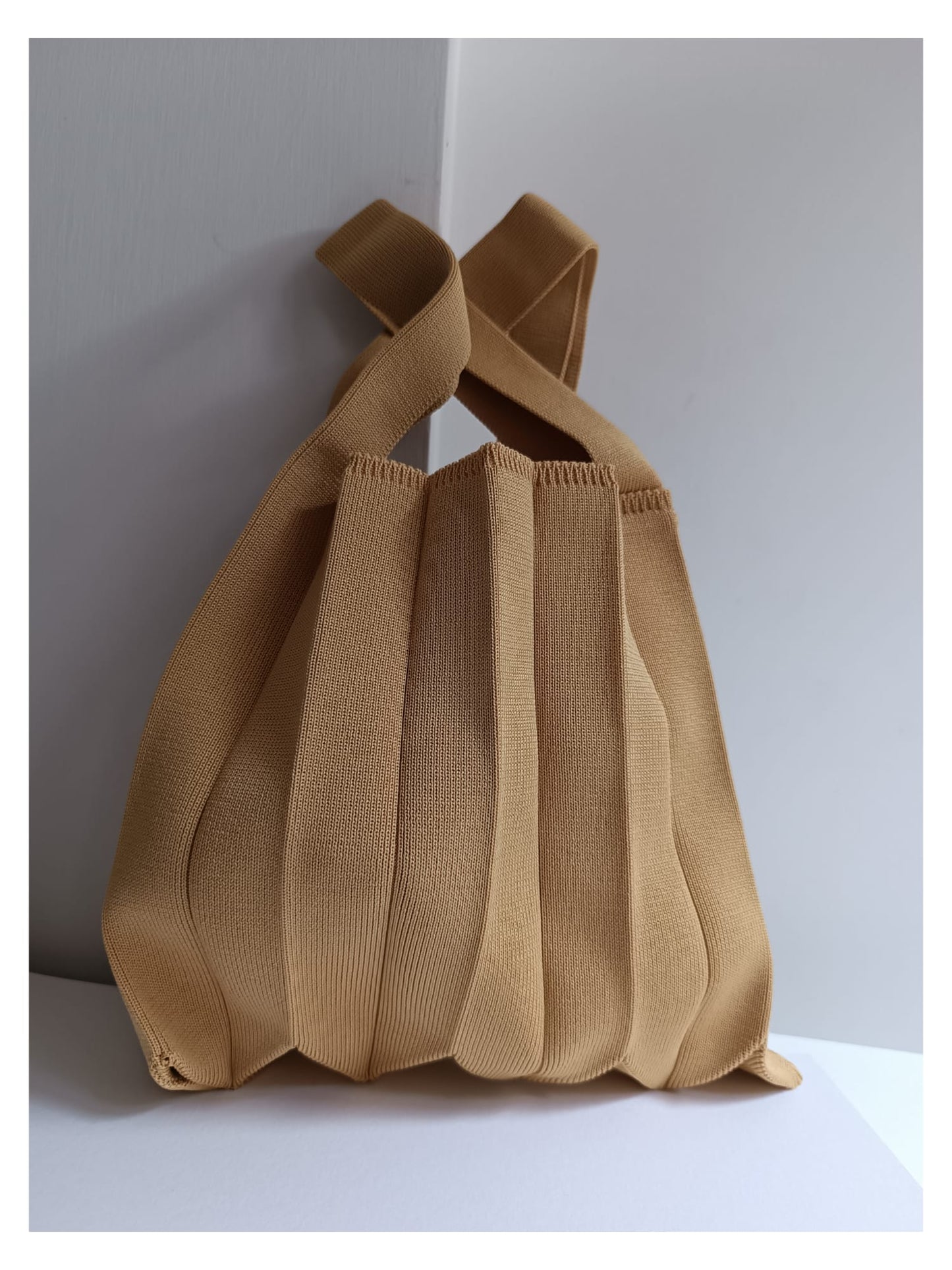 NEW COLOR! OOBI BAG SMALL BEIGE