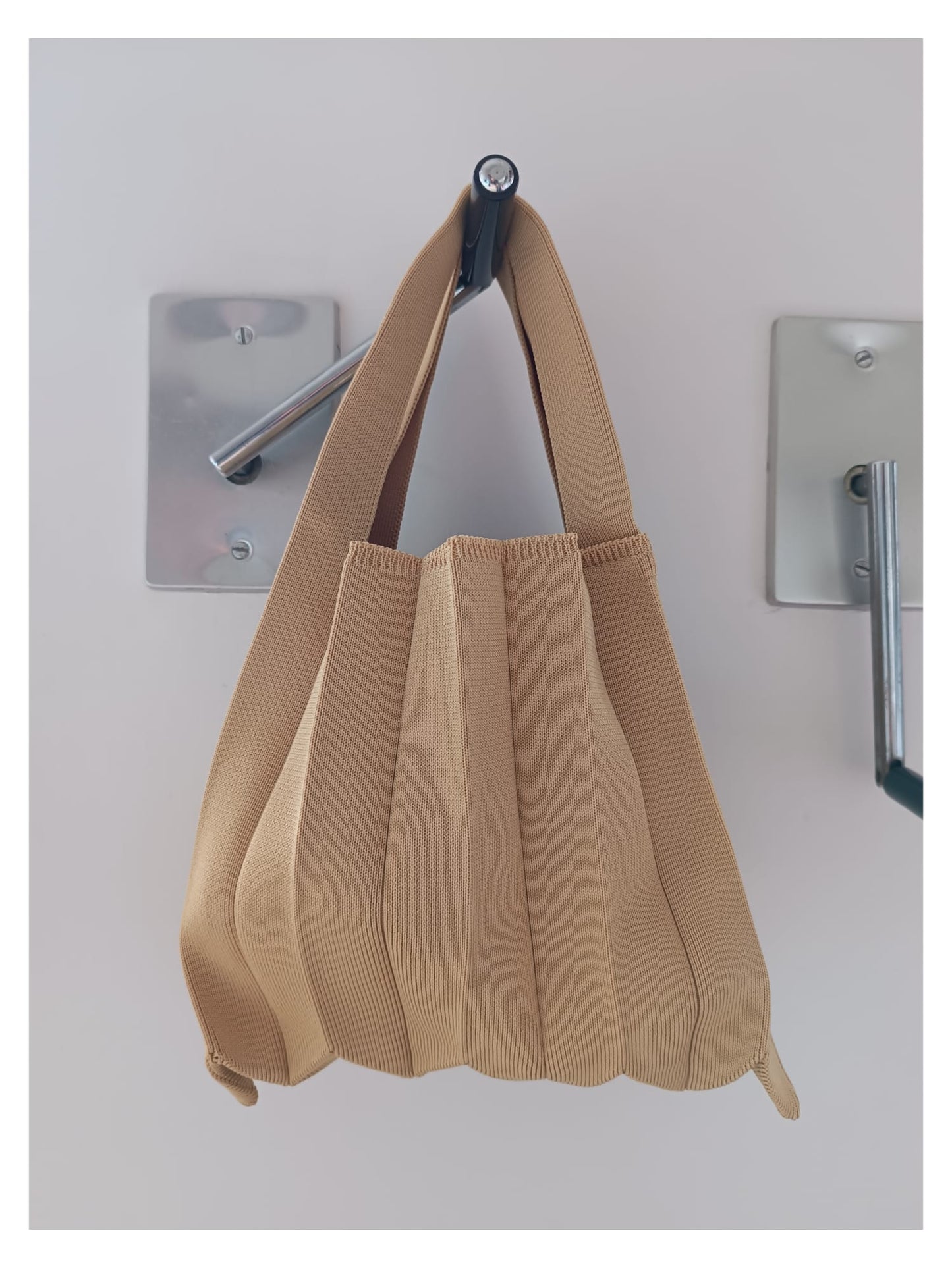 NEW COLOR! OOBI BAG SMALL BEIGE