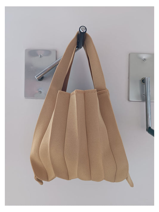 NEW COLOR! OOBI BAG SMALL BEIGE