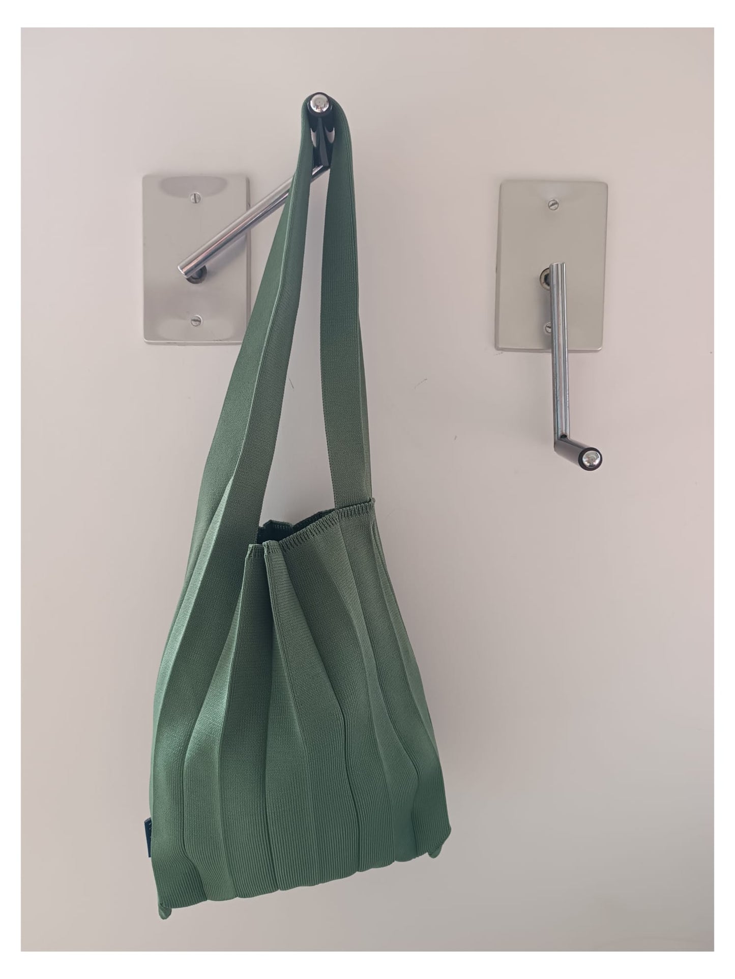 NEW COLOR! OOBI BAG MEDIA WASABI