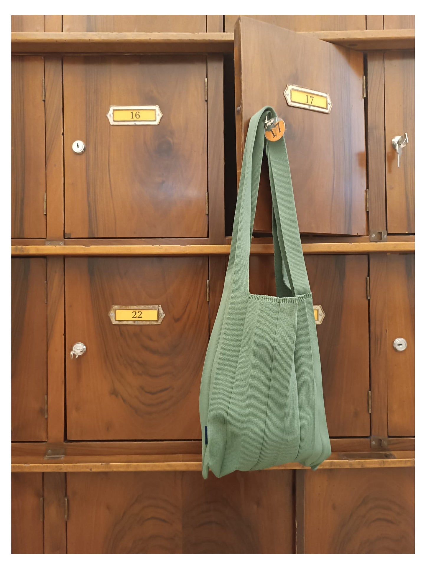 OOBI BAG - Wasabi  (MEDIUM)